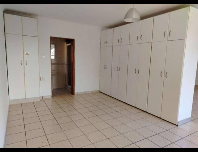 2 BEDROOM PROPERTY TO RENT IN KENSINGTON